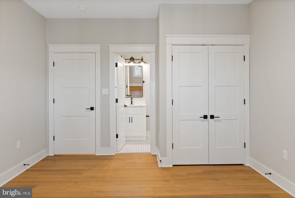 130 JINGLE BELLS COURT Unit: LOT 6
