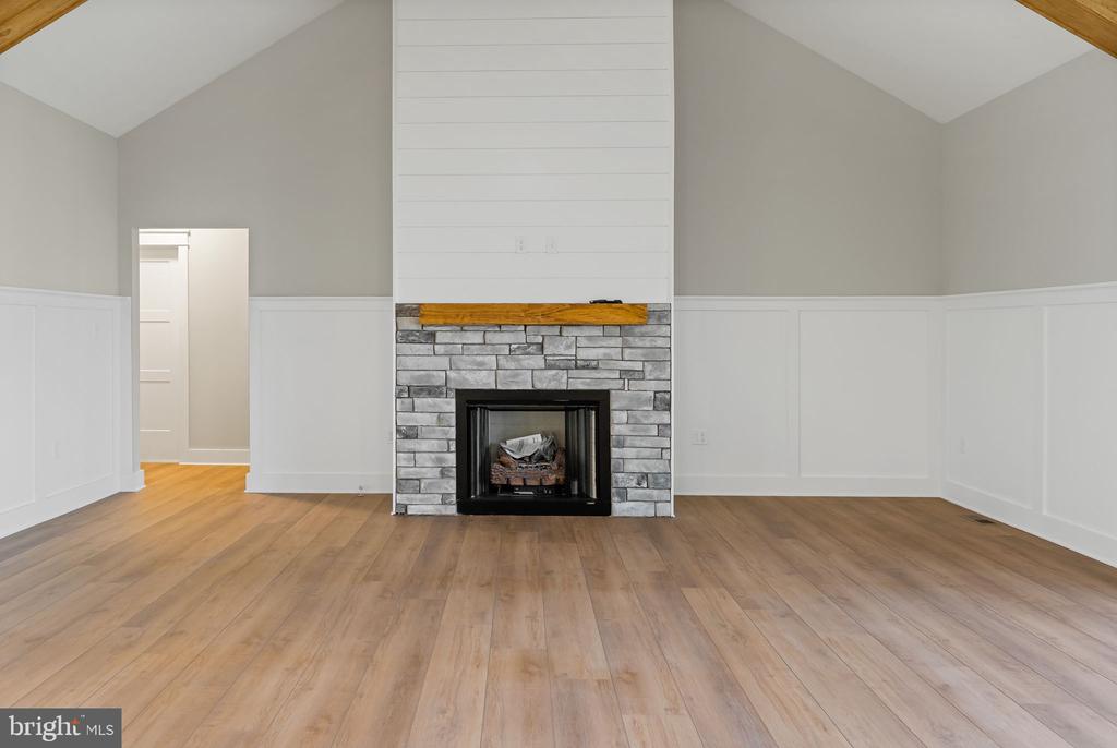 130 JINGLE BELLS COURT Unit: LOT 6