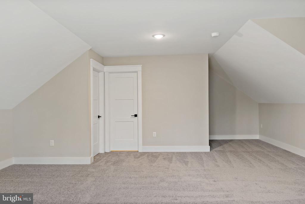 130 JINGLE BELLS COURT Unit: LOT 6