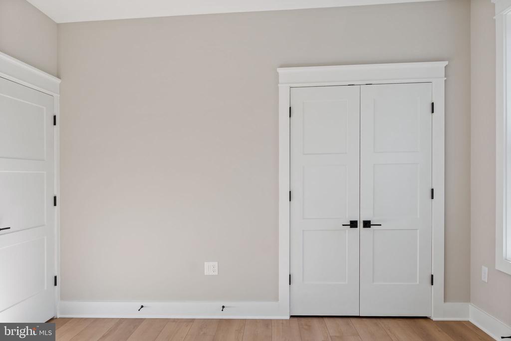 130 JINGLE BELLS COURT Unit: LOT 6