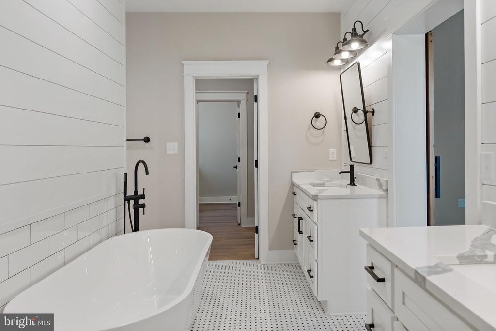 130 JINGLE BELLS COURT Unit: LOT 6
