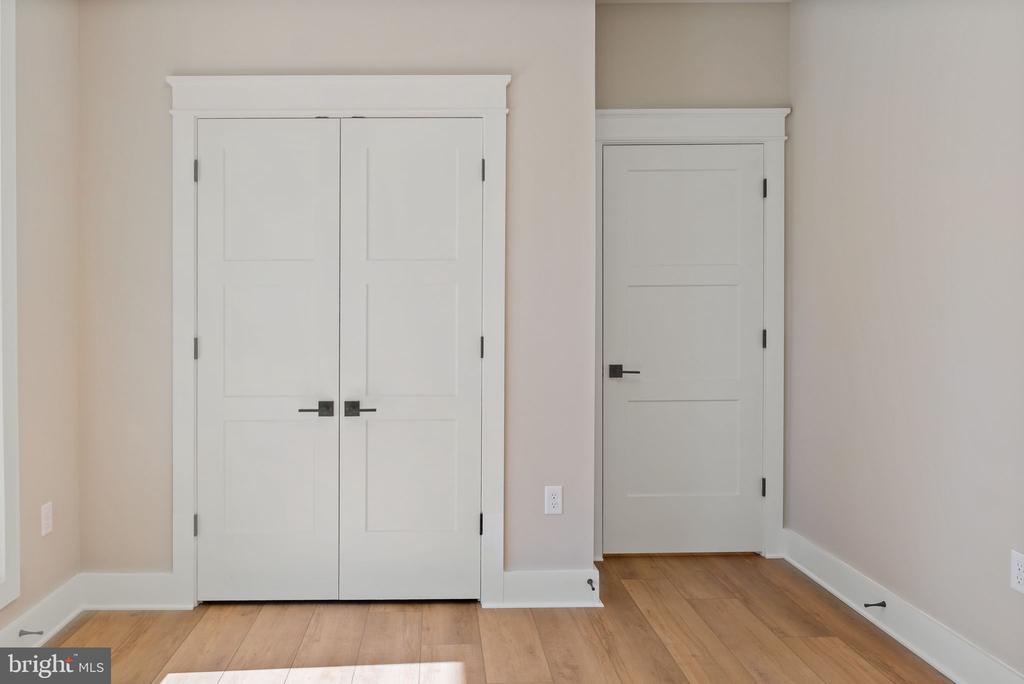 130 JINGLE BELLS COURT Unit: LOT 6