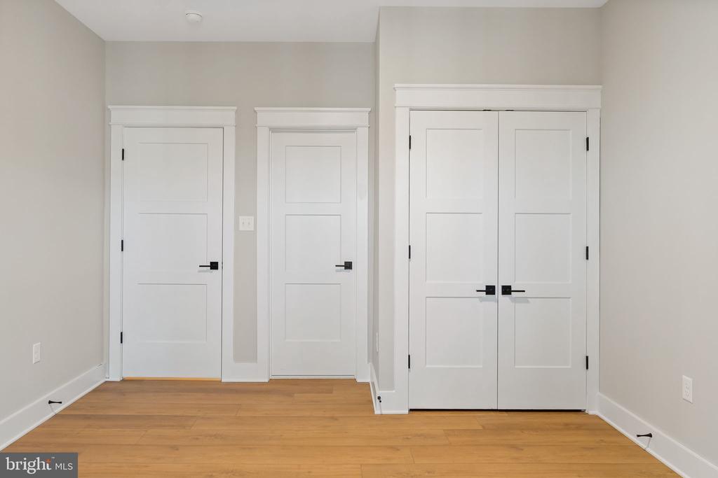 130 JINGLE BELLS COURT Unit: LOT 6