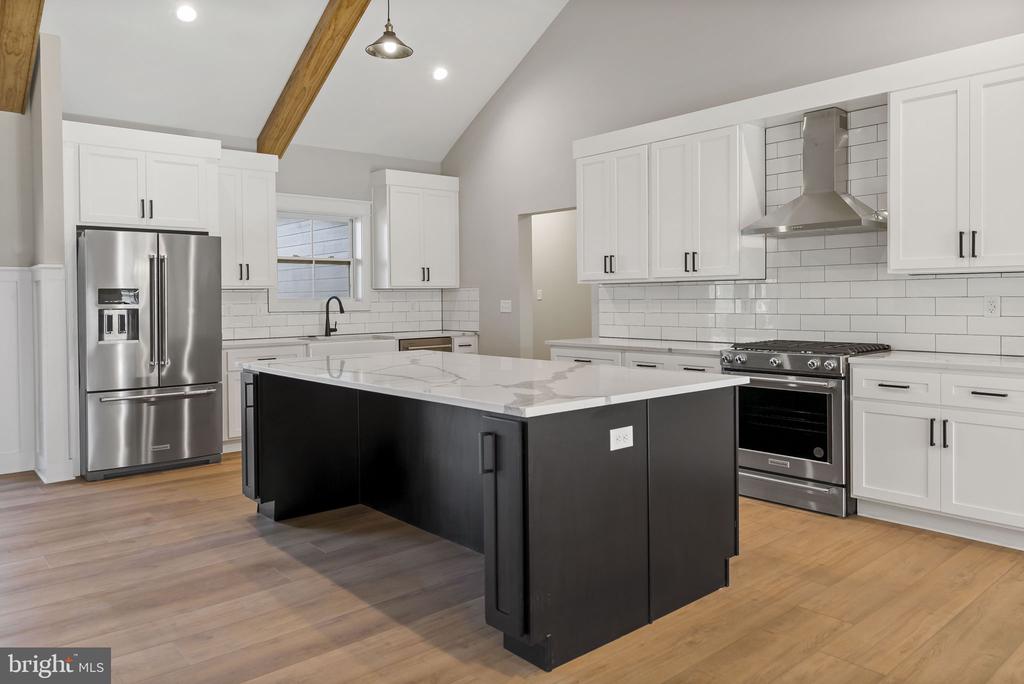 130 JINGLE BELLS COURT Unit: LOT 6