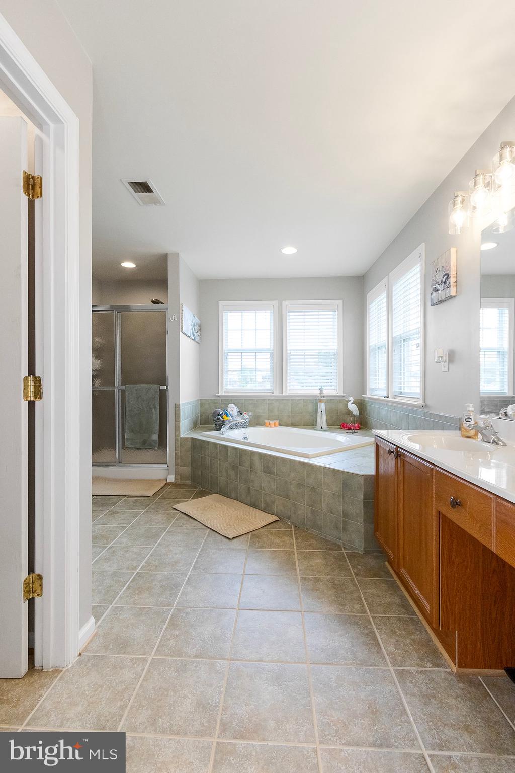 317 STRATUS DR