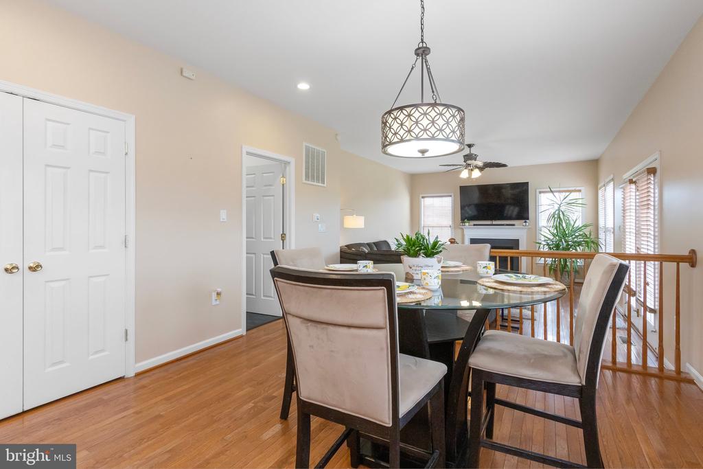317 STRATUS DR