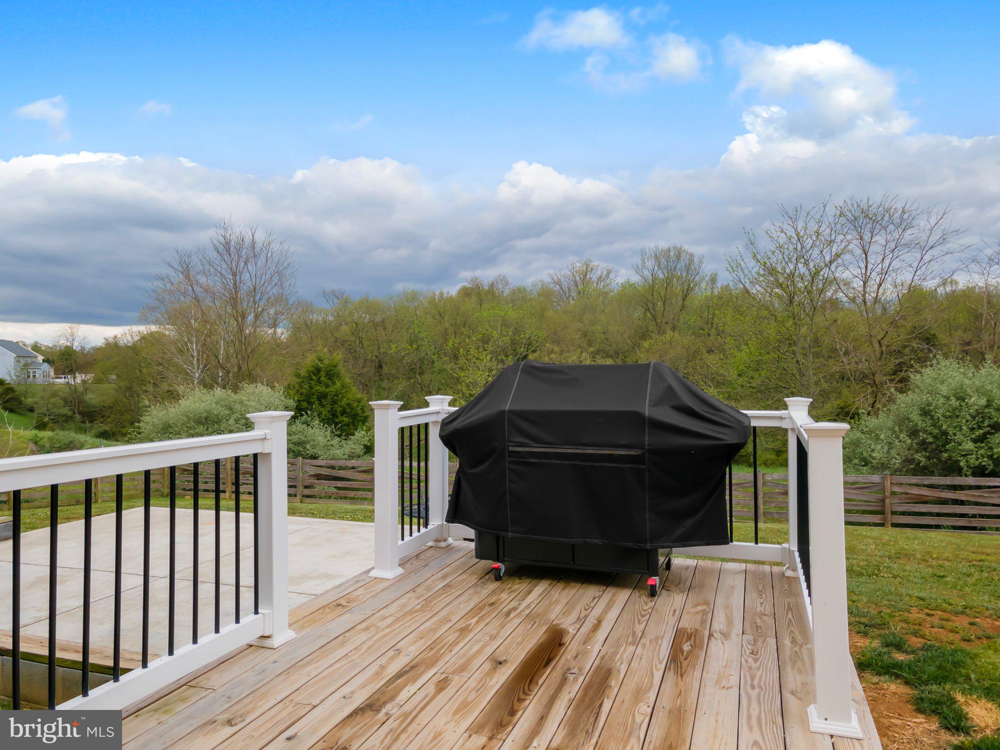 317 STRATUS DR