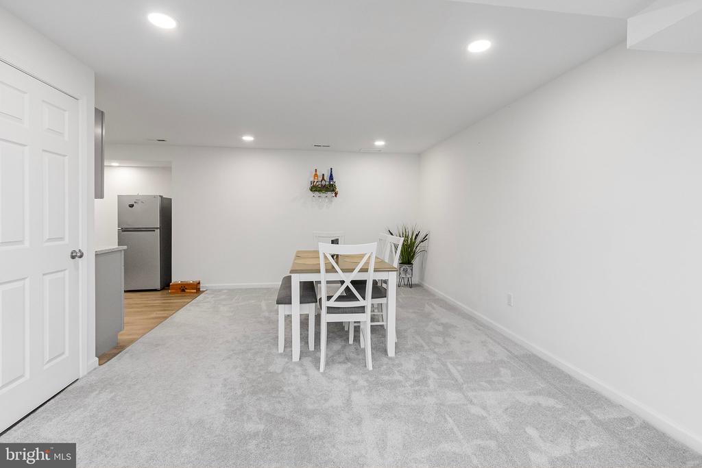 317 STRATUS DR