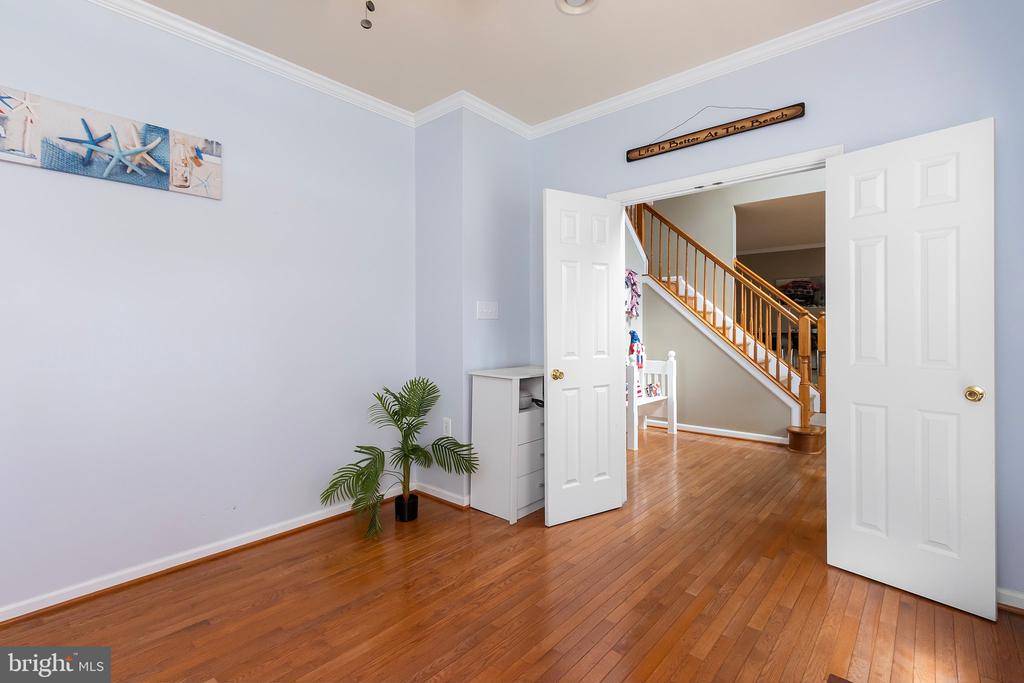 317 STRATUS DR