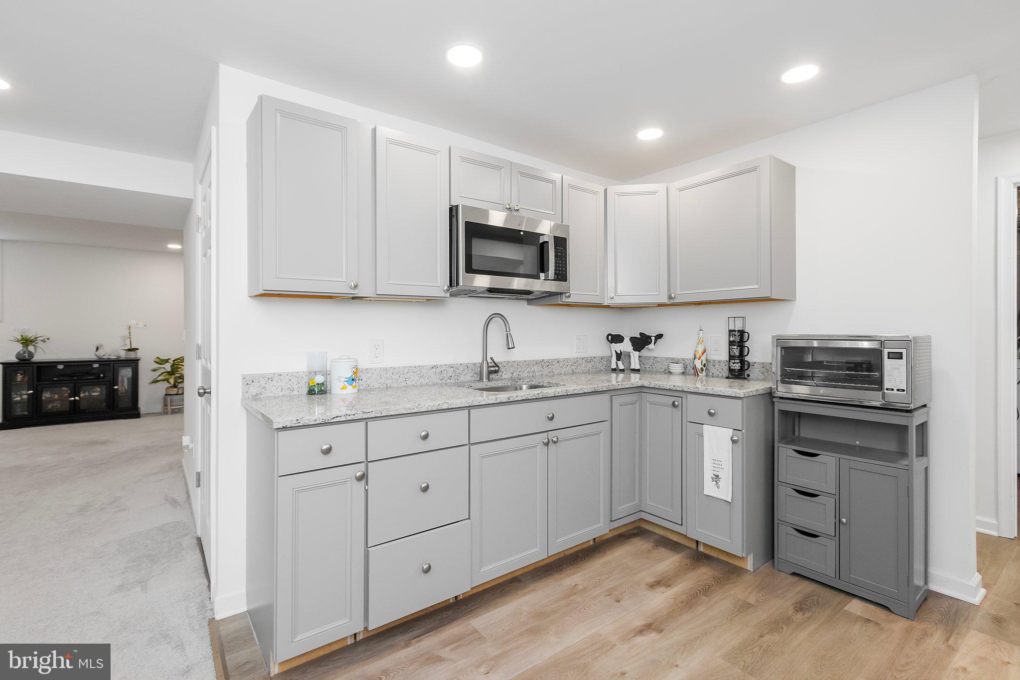 317 STRATUS DR