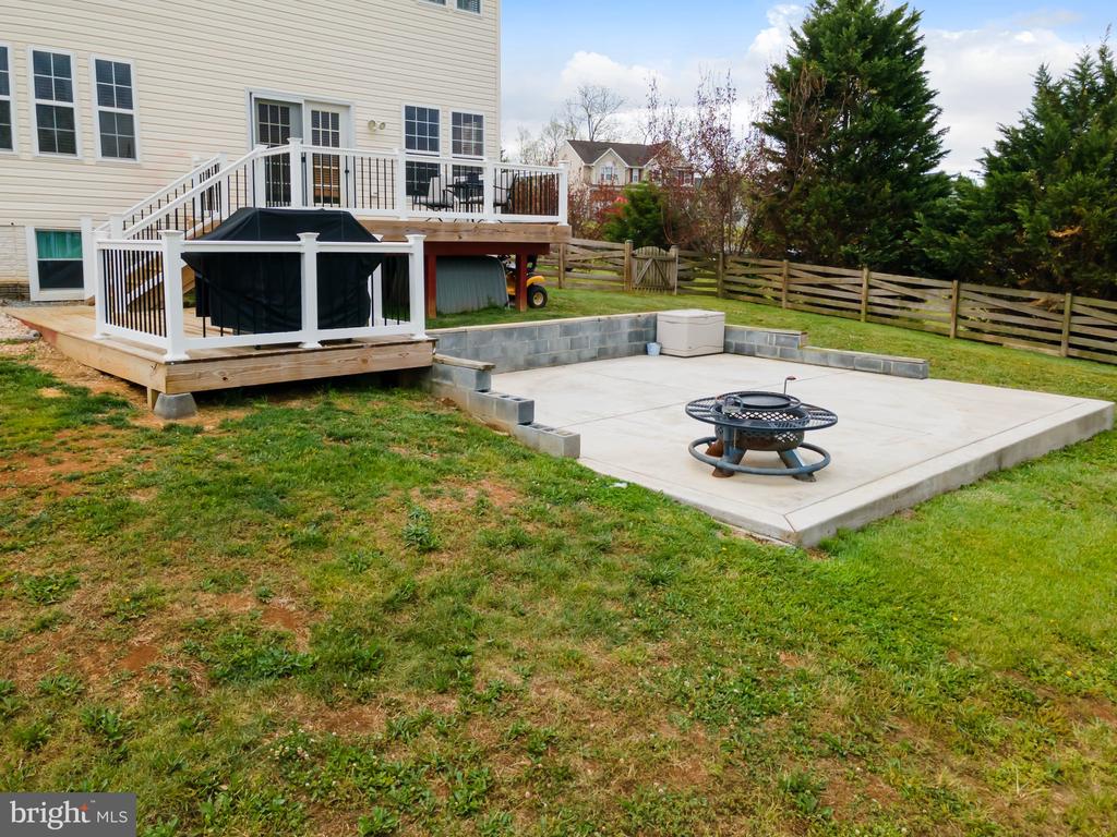317 STRATUS DR