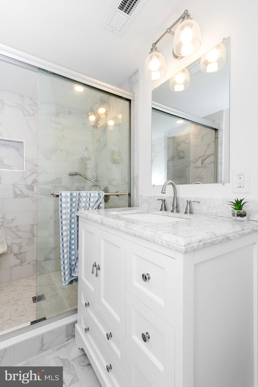 317 STRATUS DR