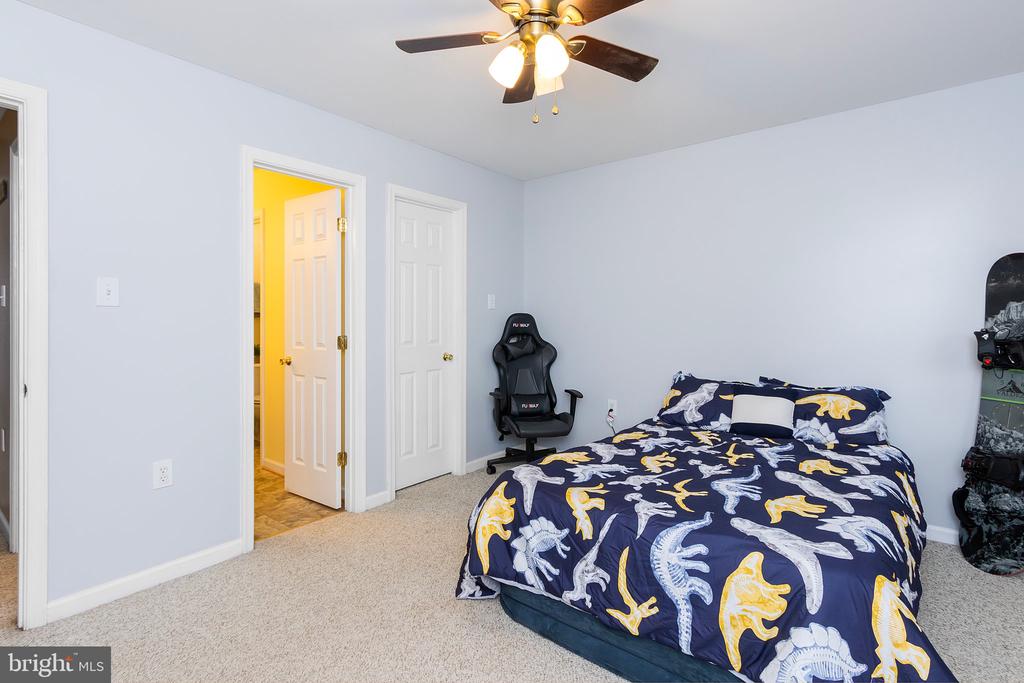 317 STRATUS DR