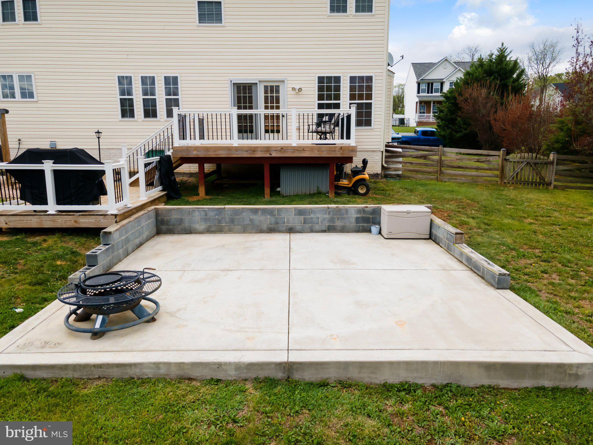 317 STRATUS DR