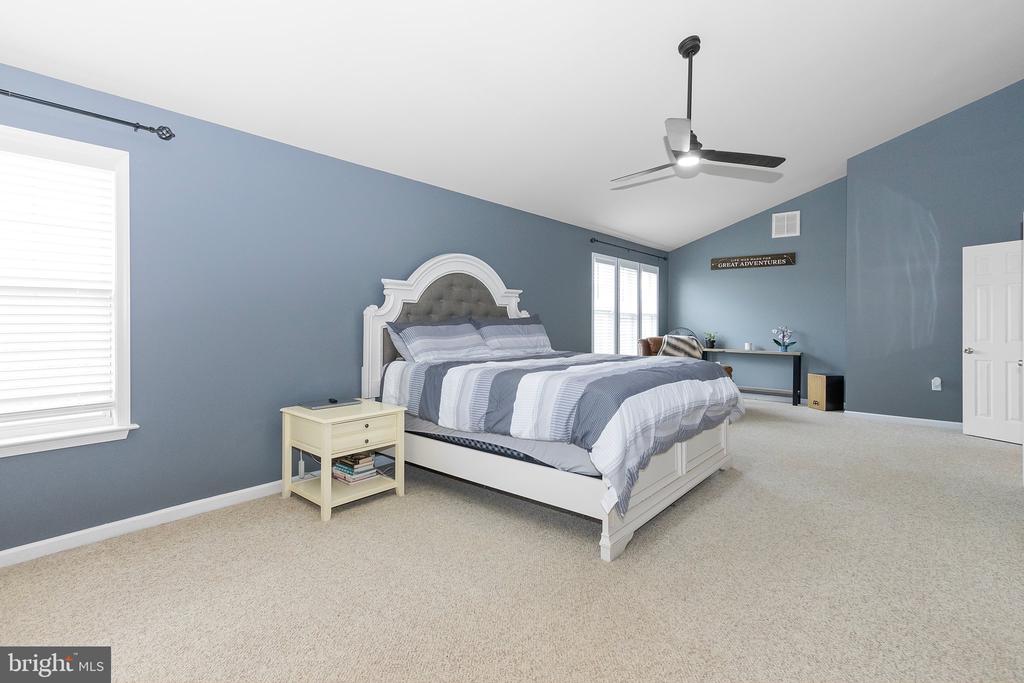 317 STRATUS DR
