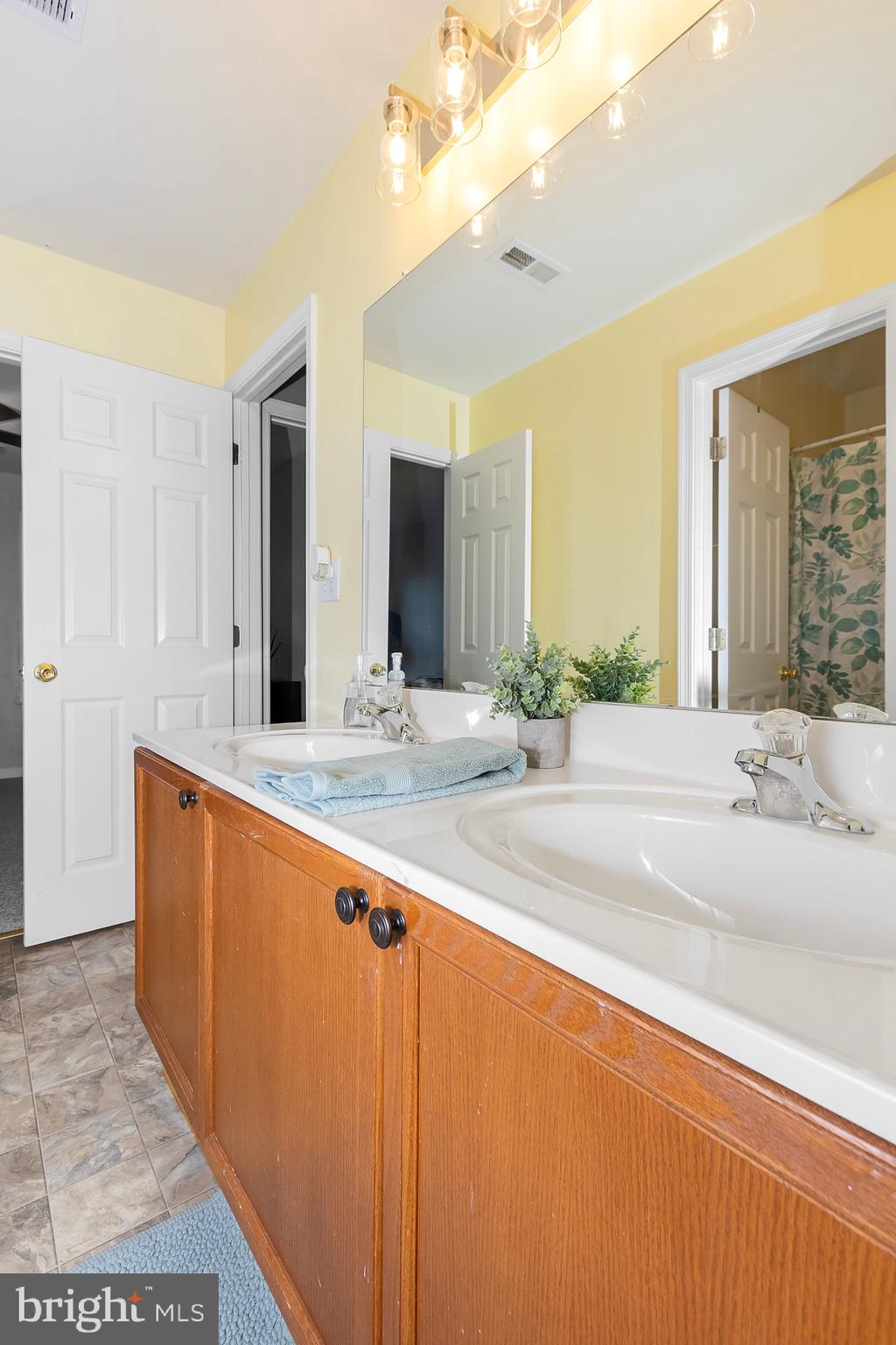 317 STRATUS DR