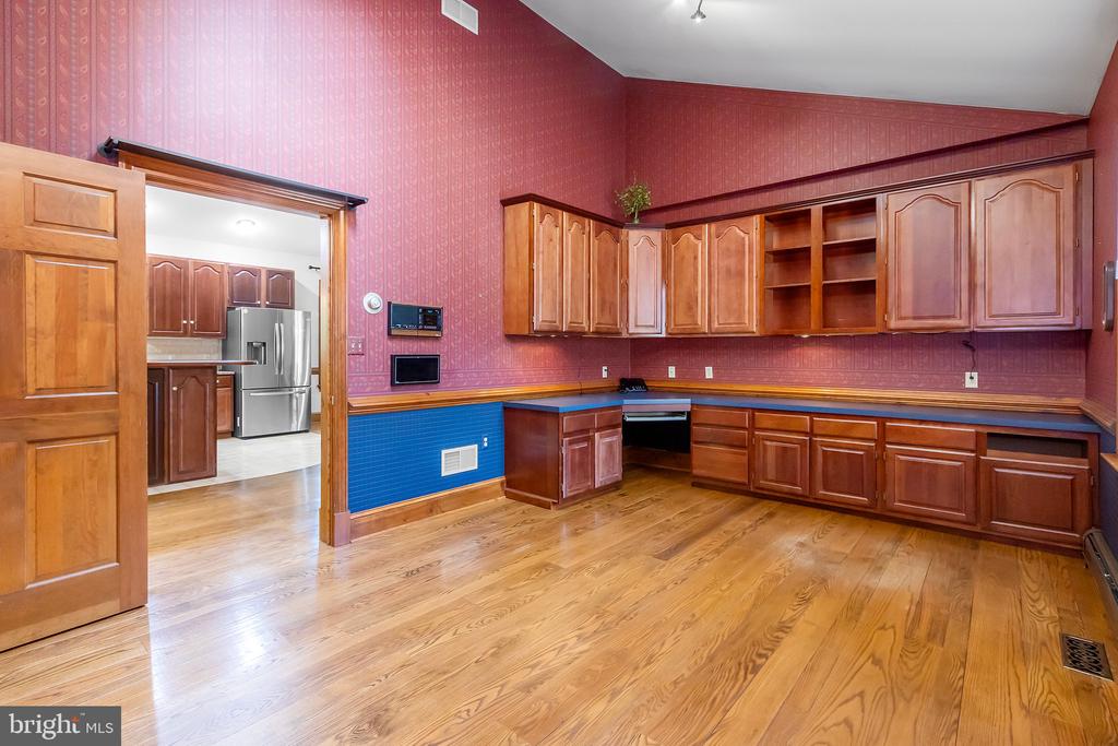 299 YOST CIRCLE