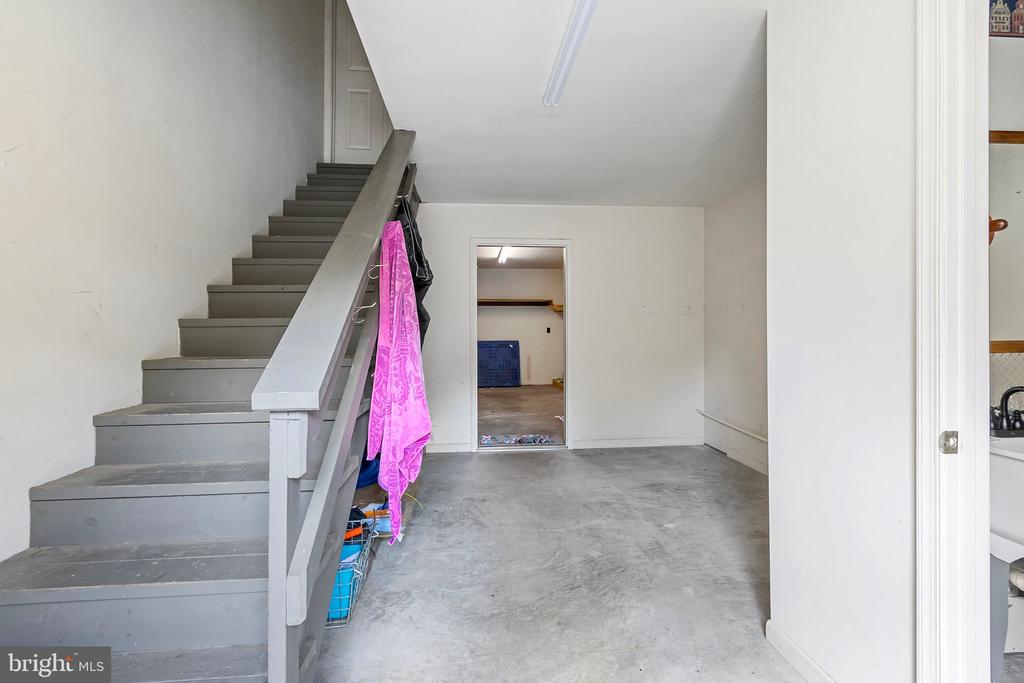 299 YOST CIRCLE