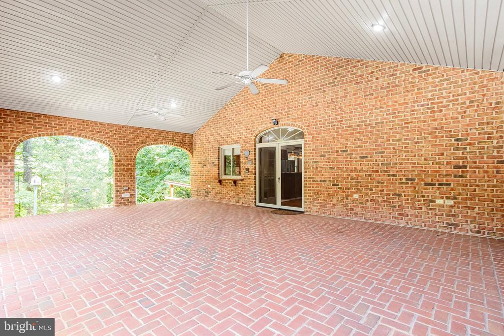 299 YOST CIRCLE