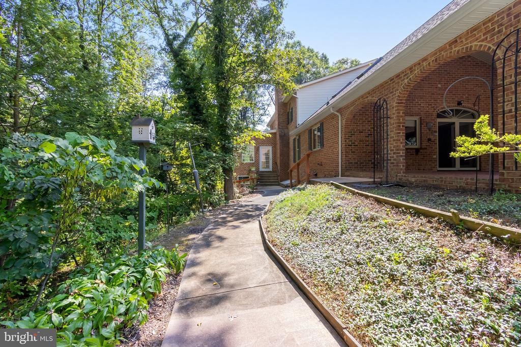 299 YOST CIRCLE