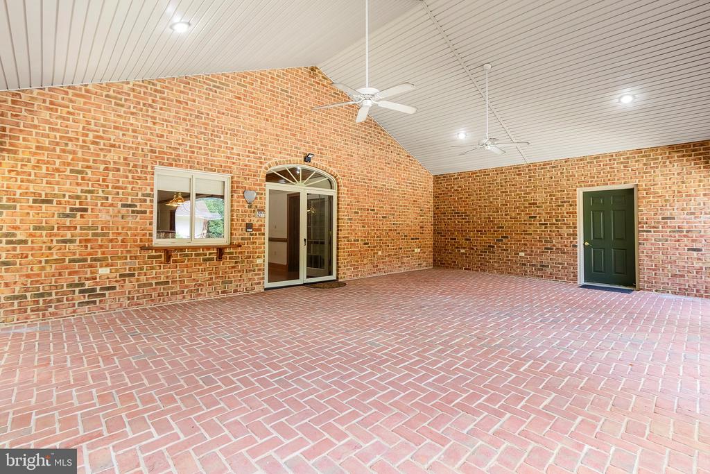 299 YOST CIRCLE