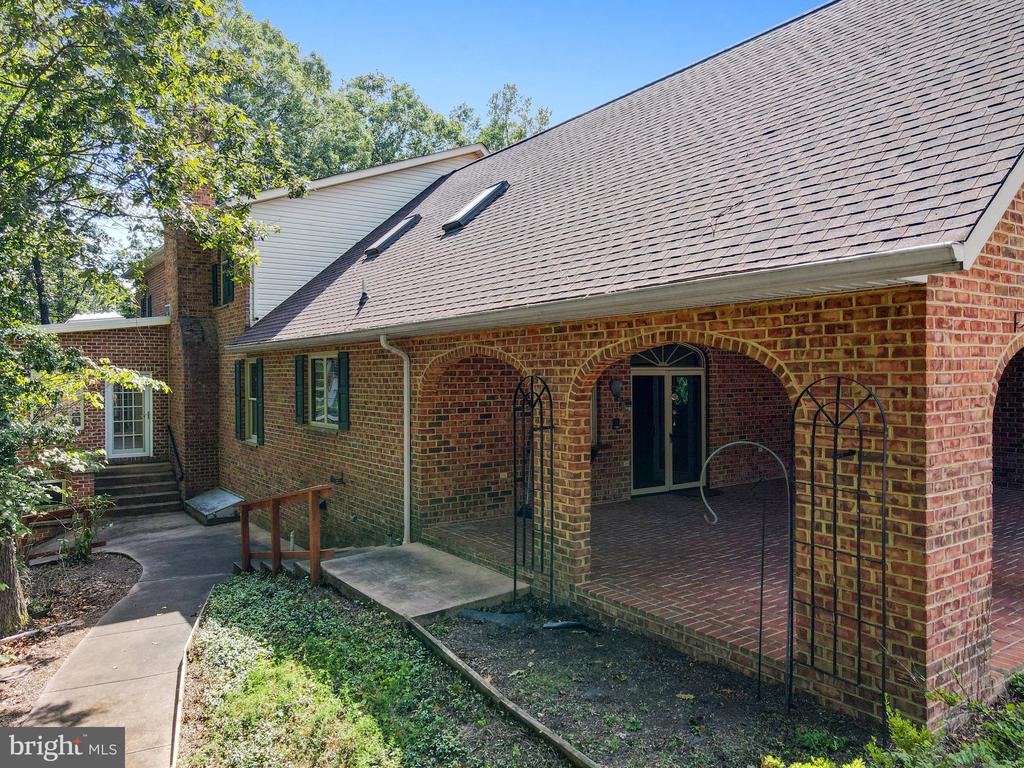 299 YOST CIRCLE
