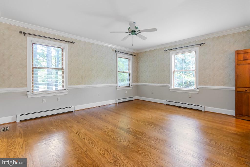 299 YOST CIRCLE