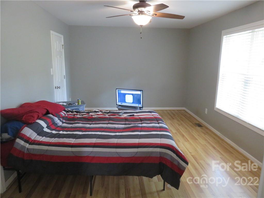 1338 Pell Drive