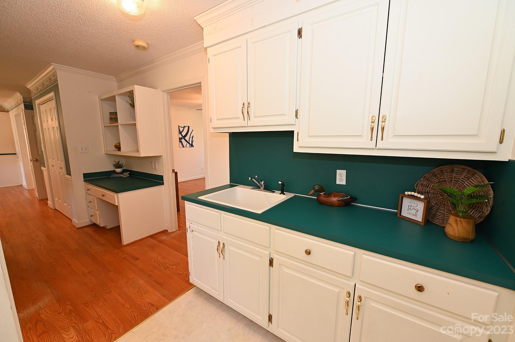 669 River Hills Court