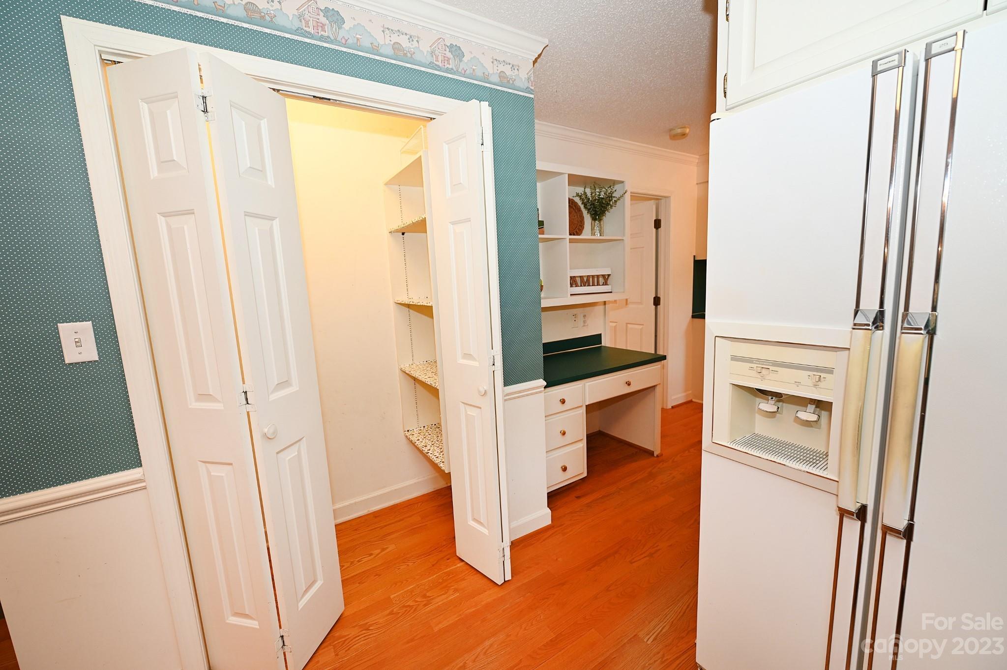 669 River Hills Court
