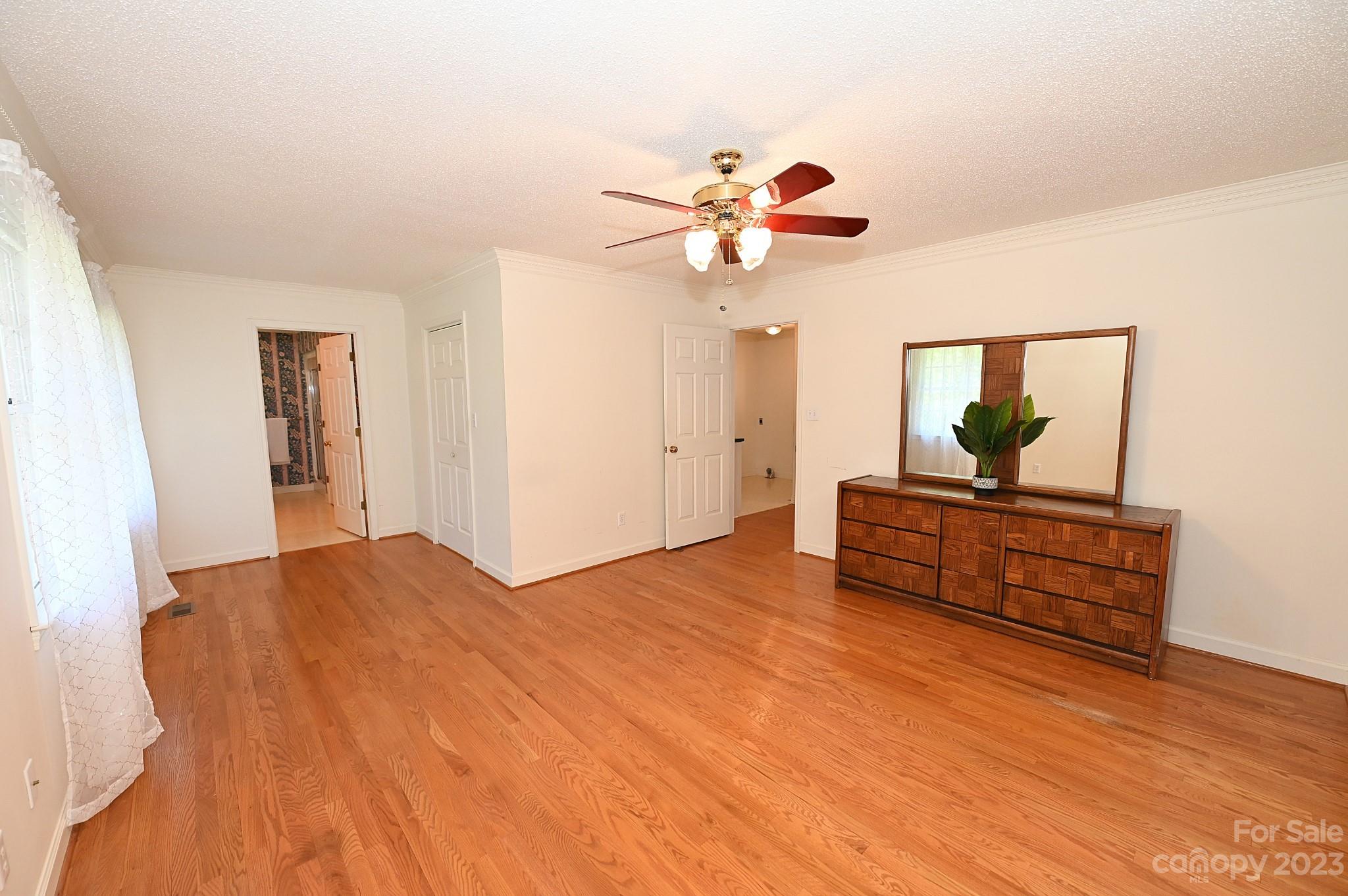 669 River Hills Court