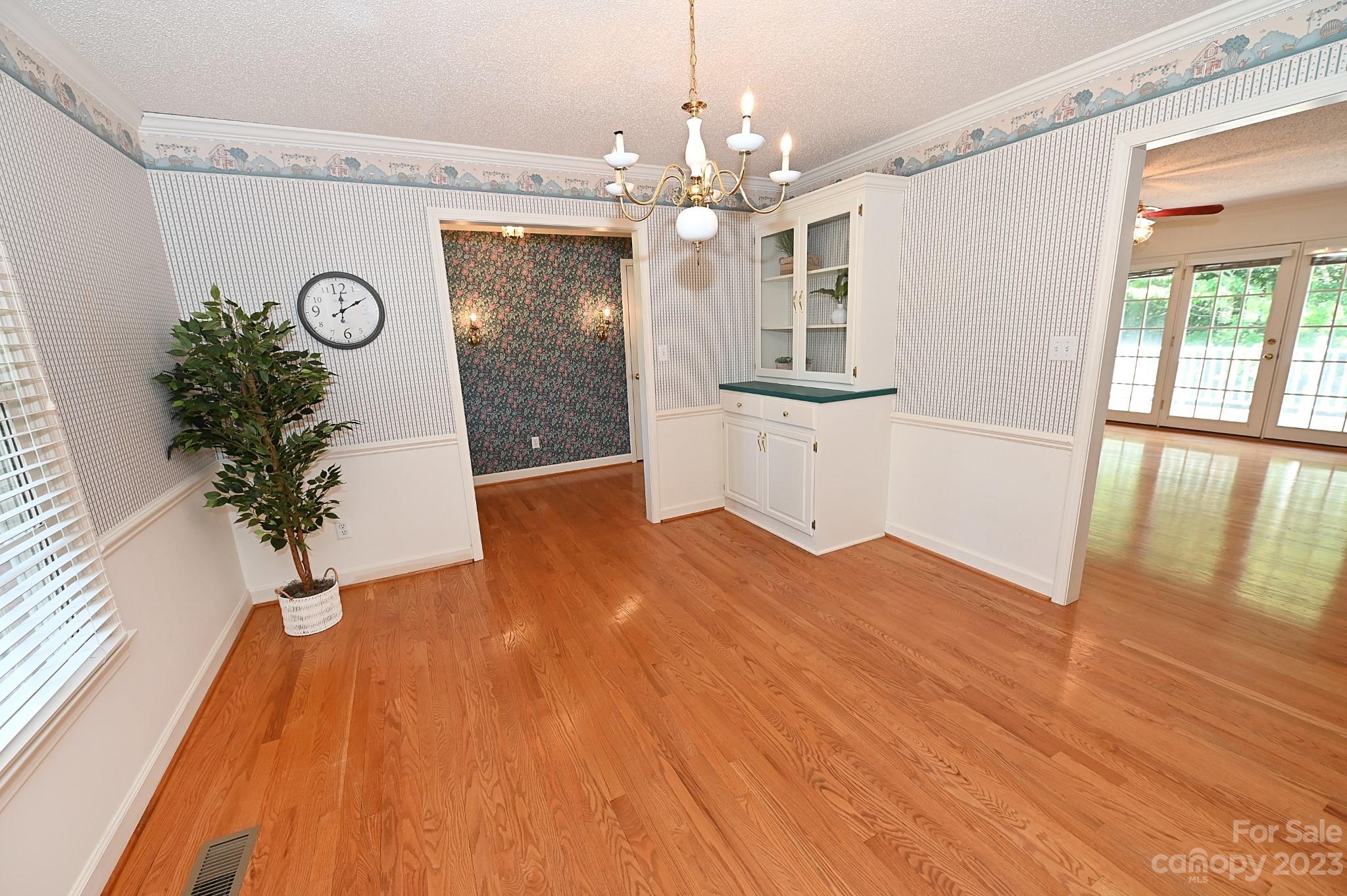 669 River Hills Court