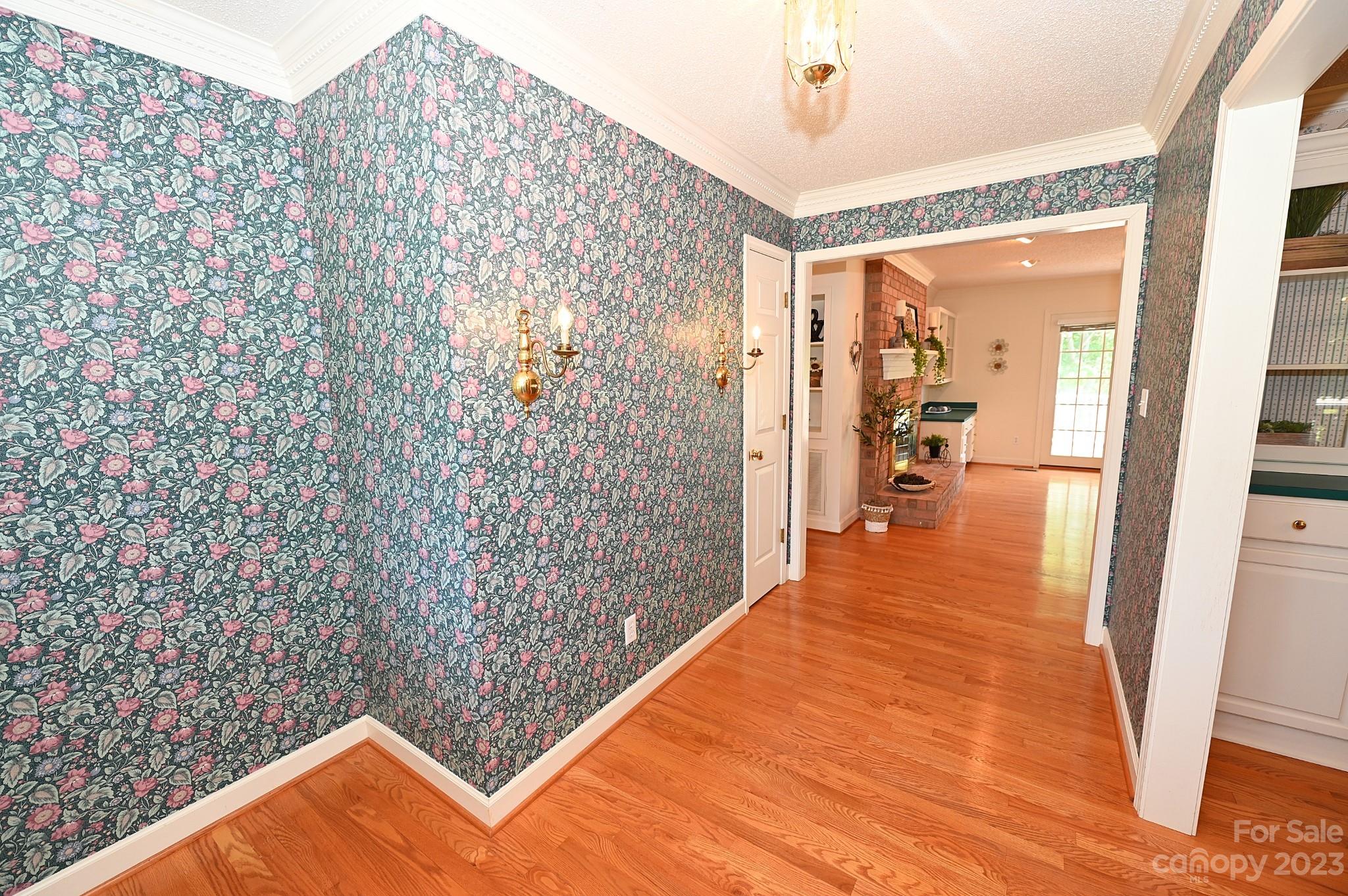 669 River Hills Court