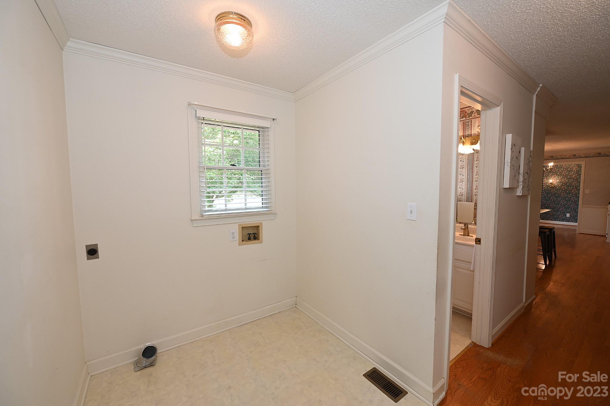 669 River Hills Court