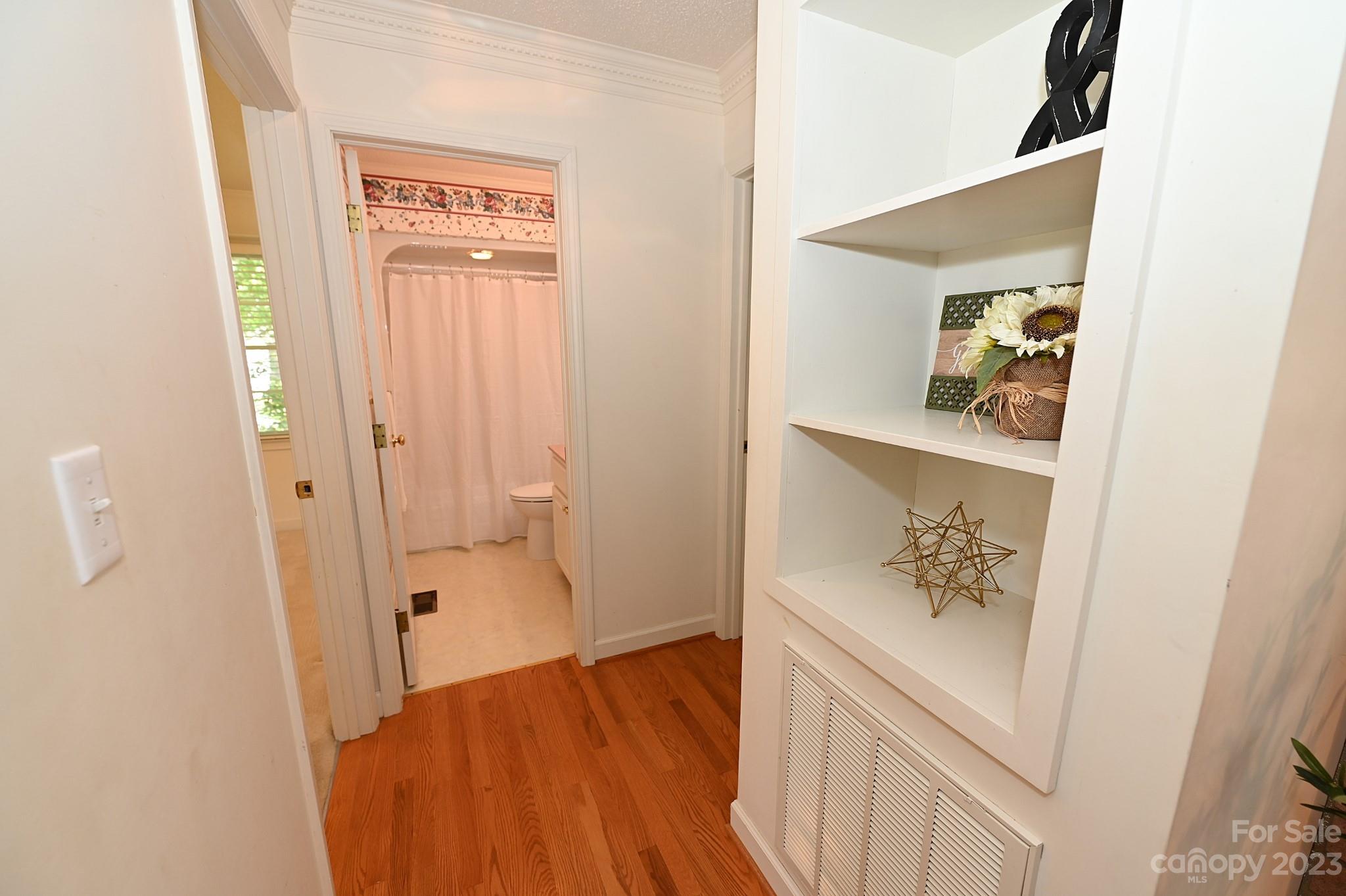 669 River Hills Court