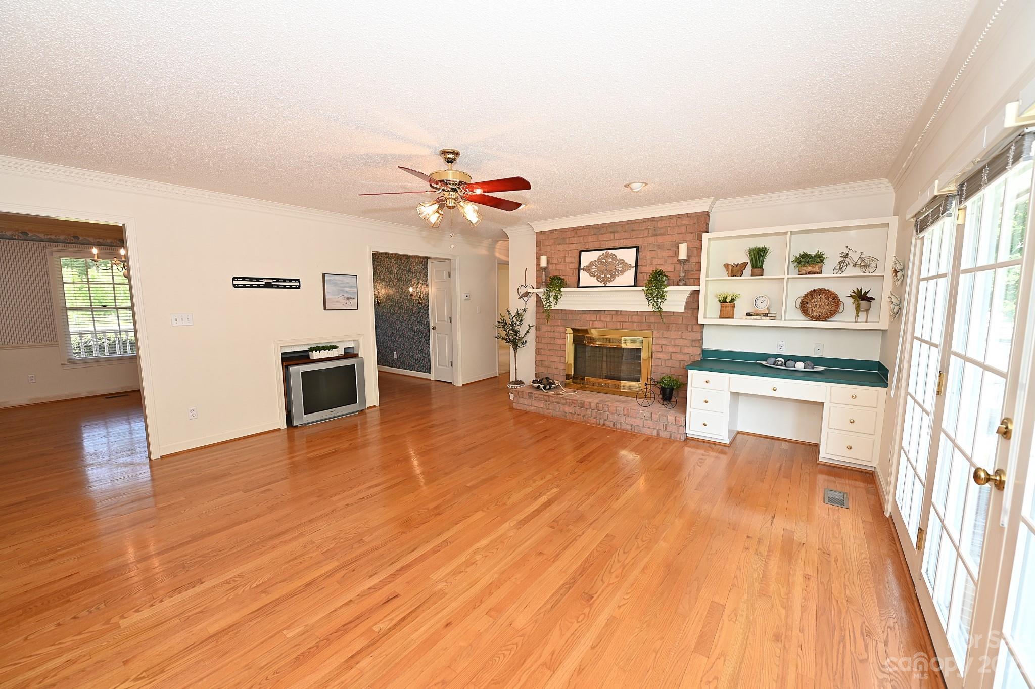 669 River Hills Court