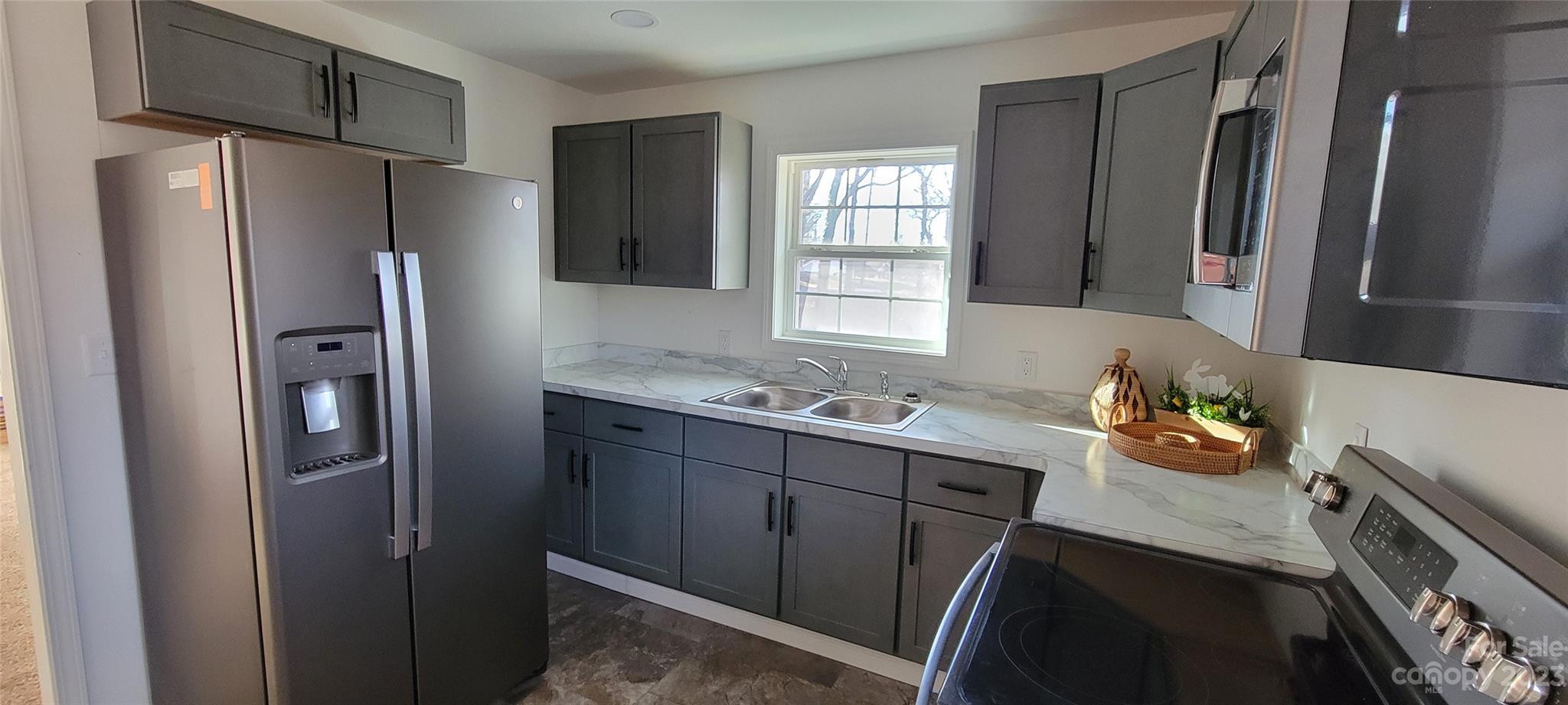 428 Folk Street NW
