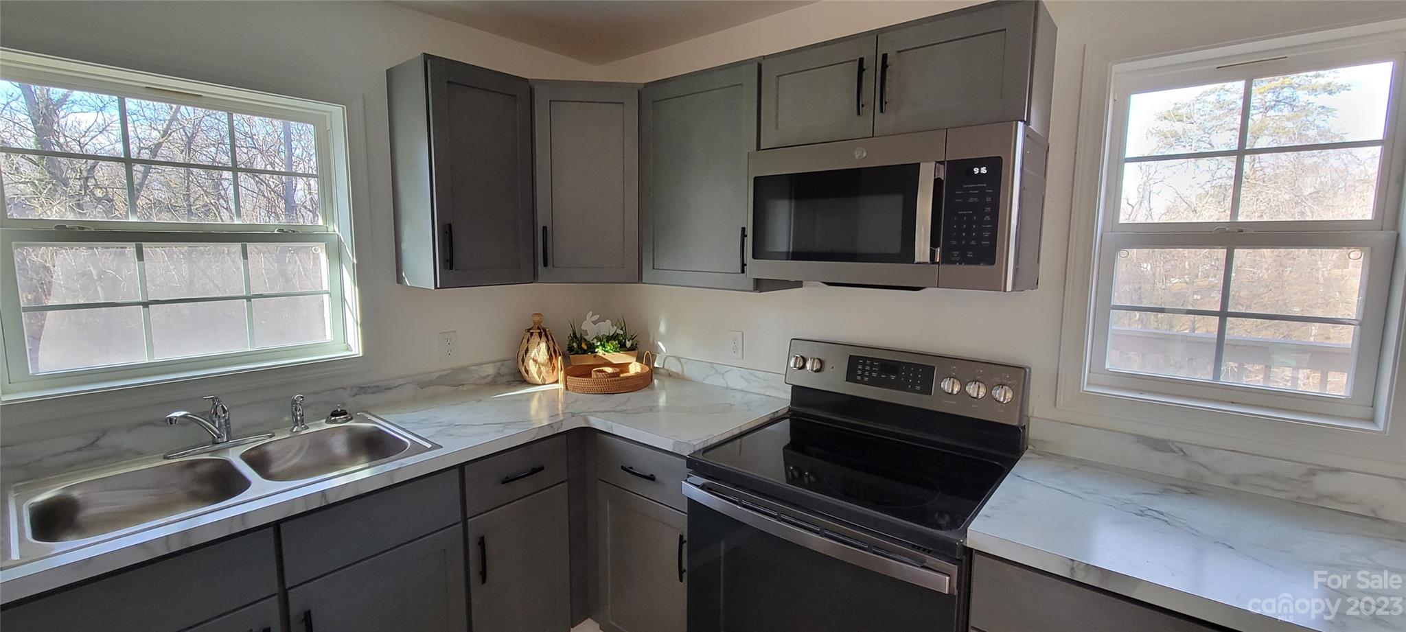 428 Folk Street NW