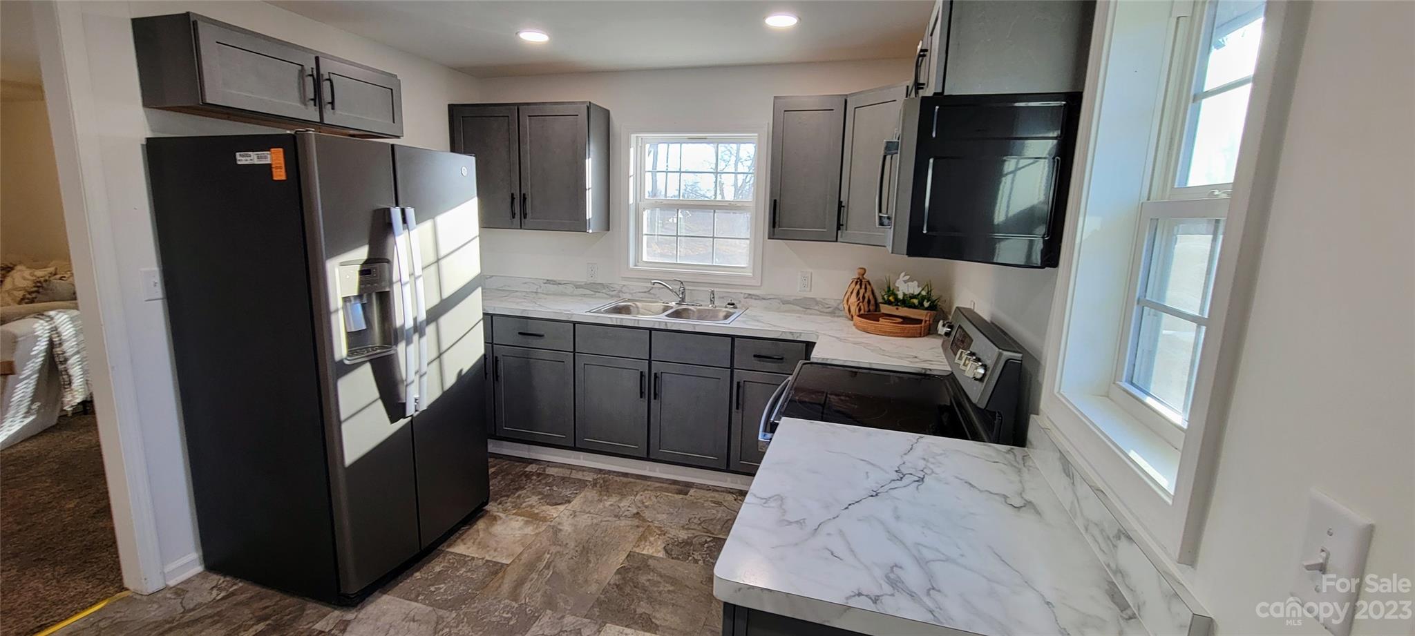 428 Folk Street NW