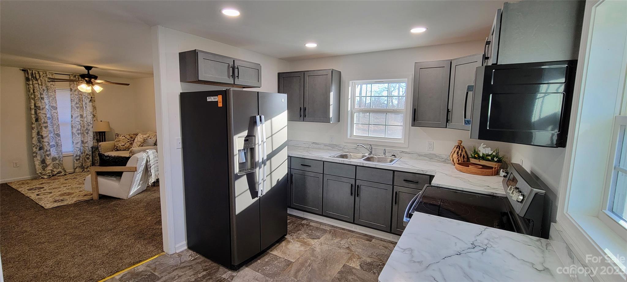 428 Folk Street NW