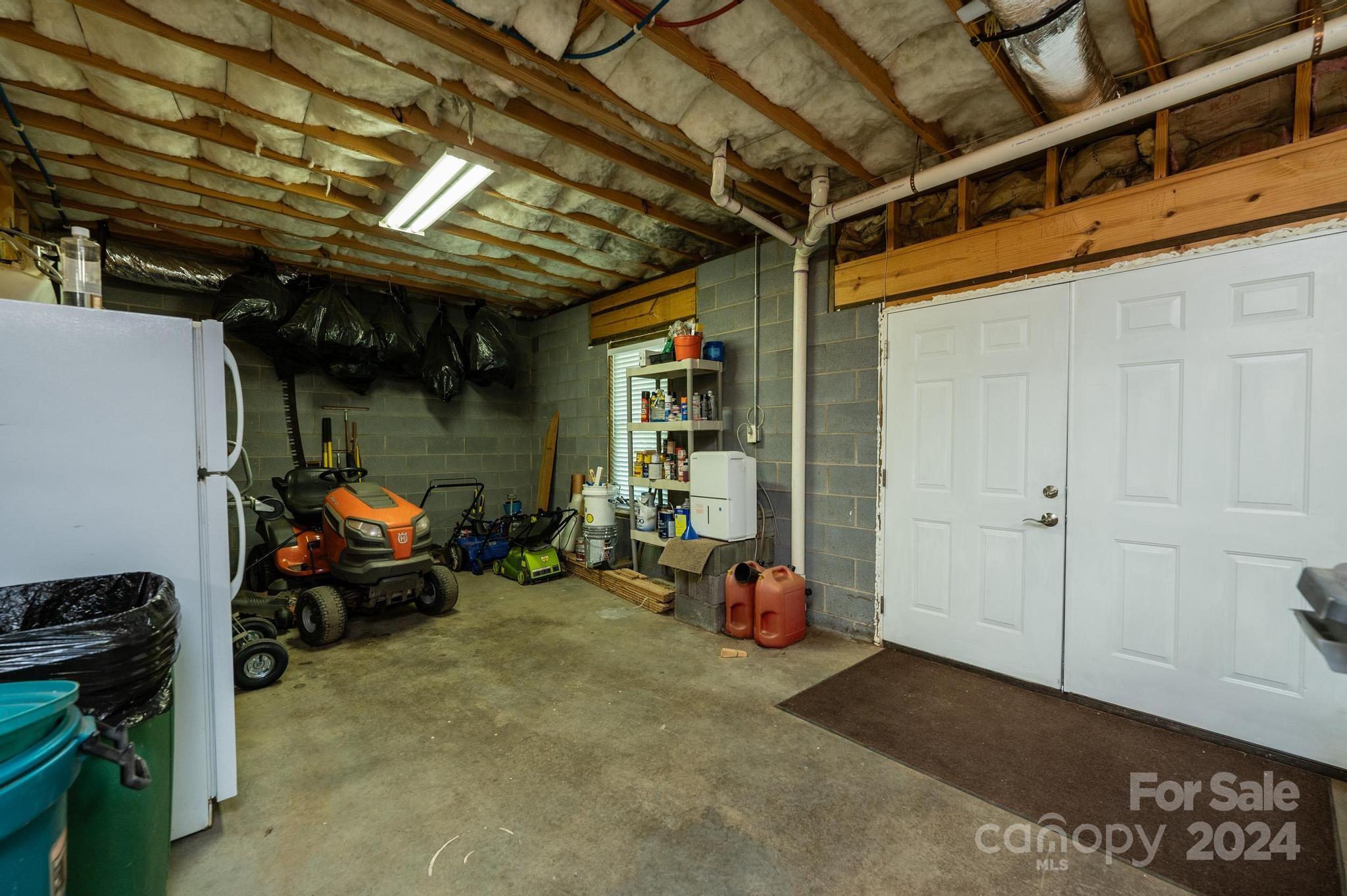 6160 Hayden Drive NE