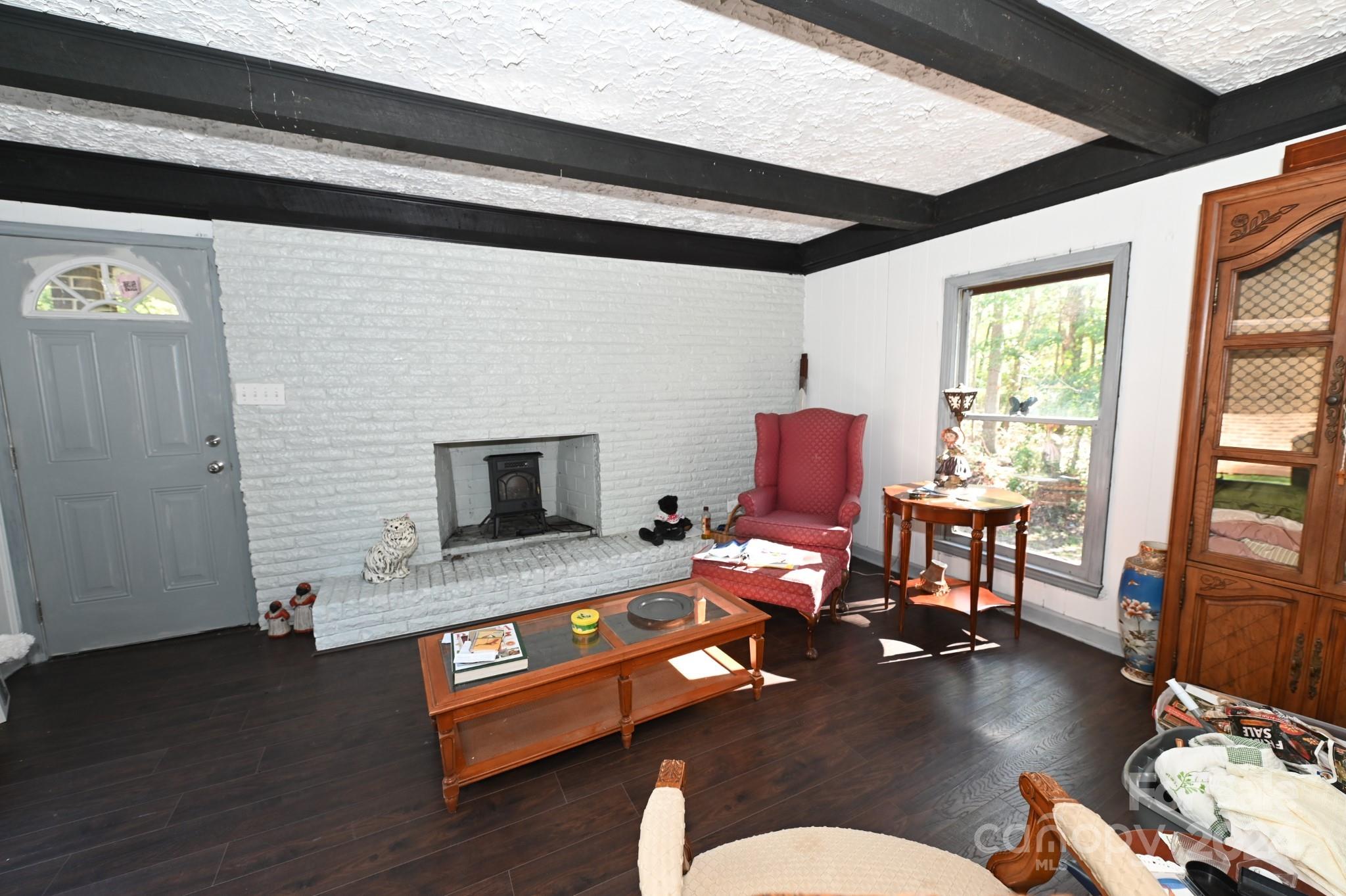 1630 Shirley Lane