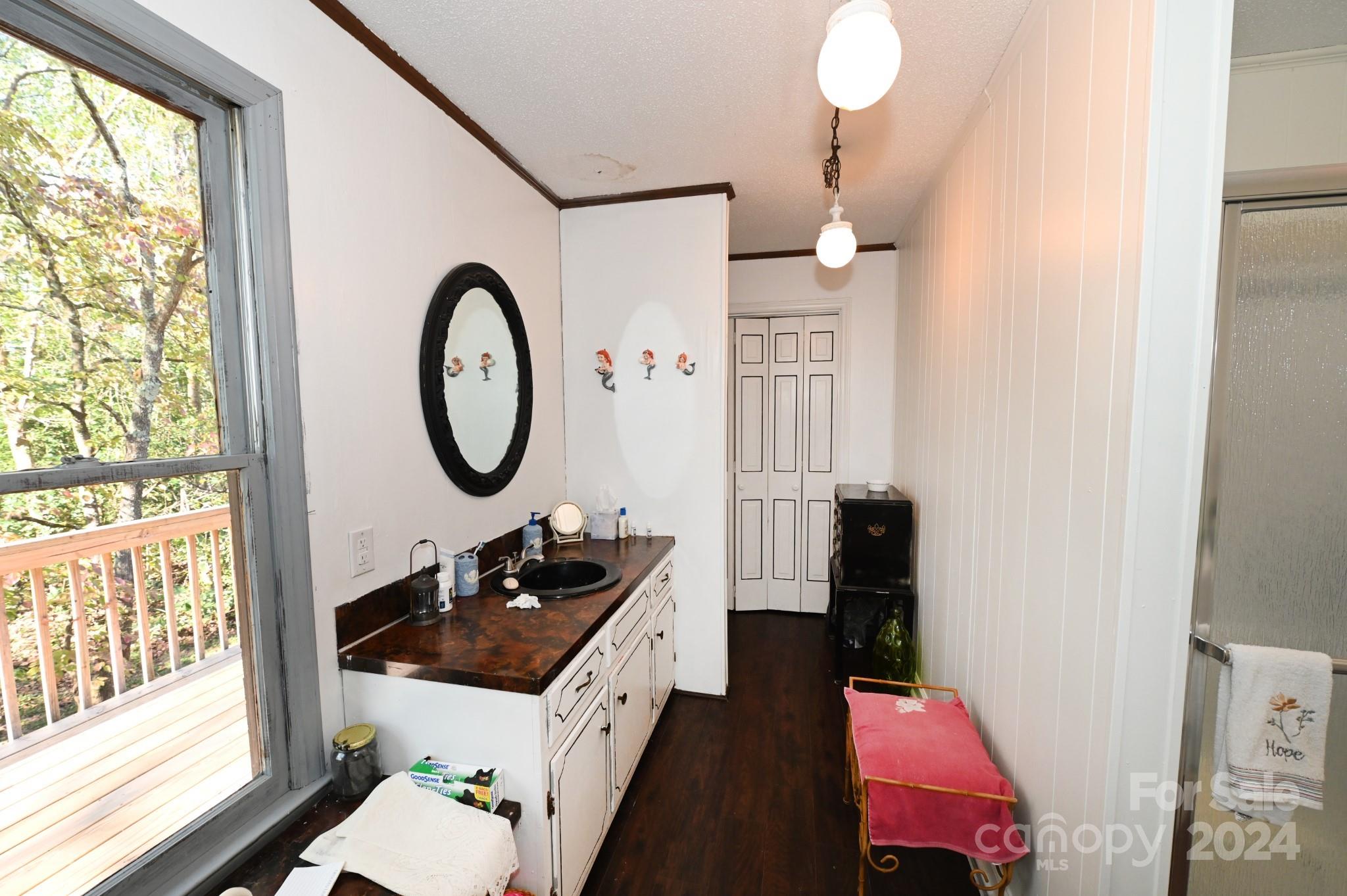 1630 Shirley Lane