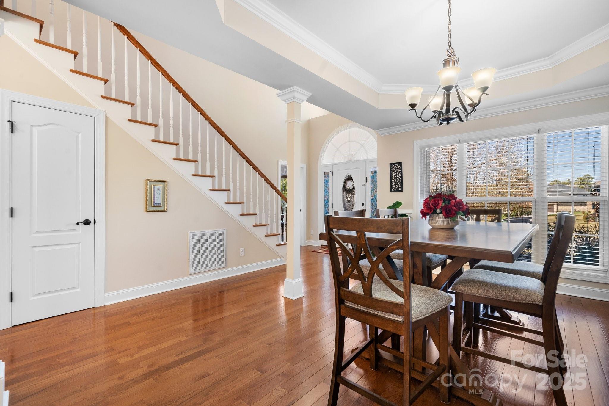 3815 10th Street NE