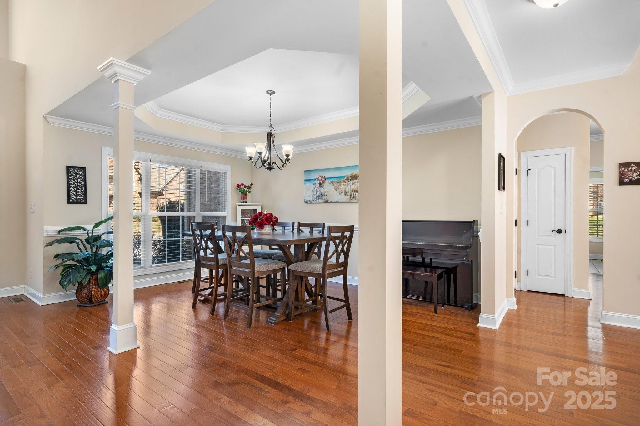 3815 10th Street NE