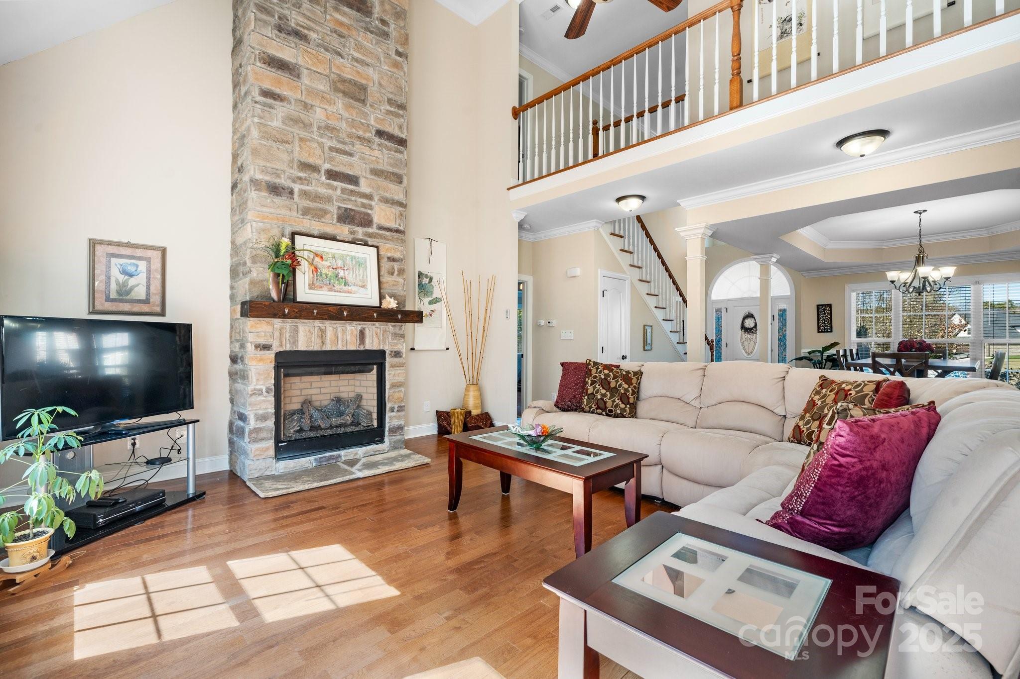3815 10th Street NE