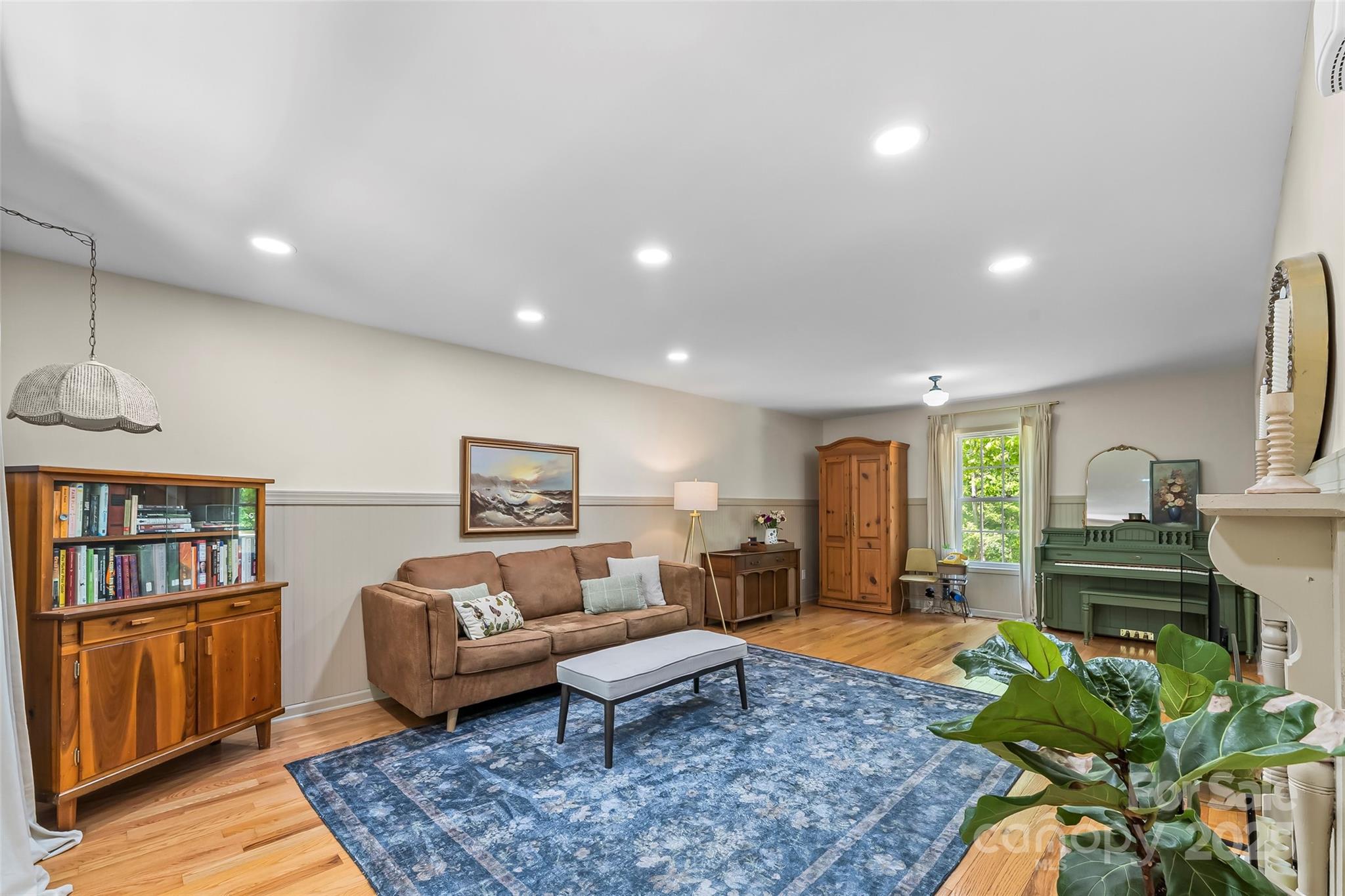 1338 Pell Drive