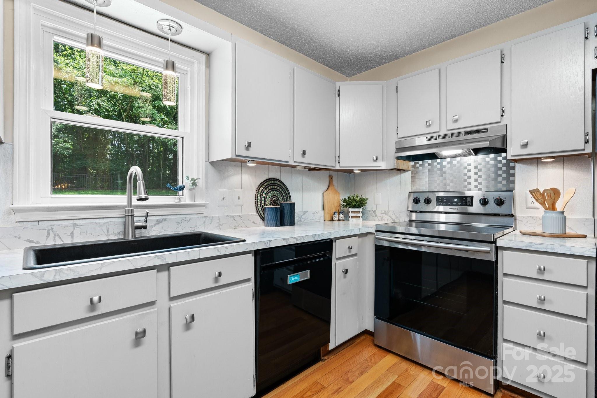 4007 Black Oak Road
