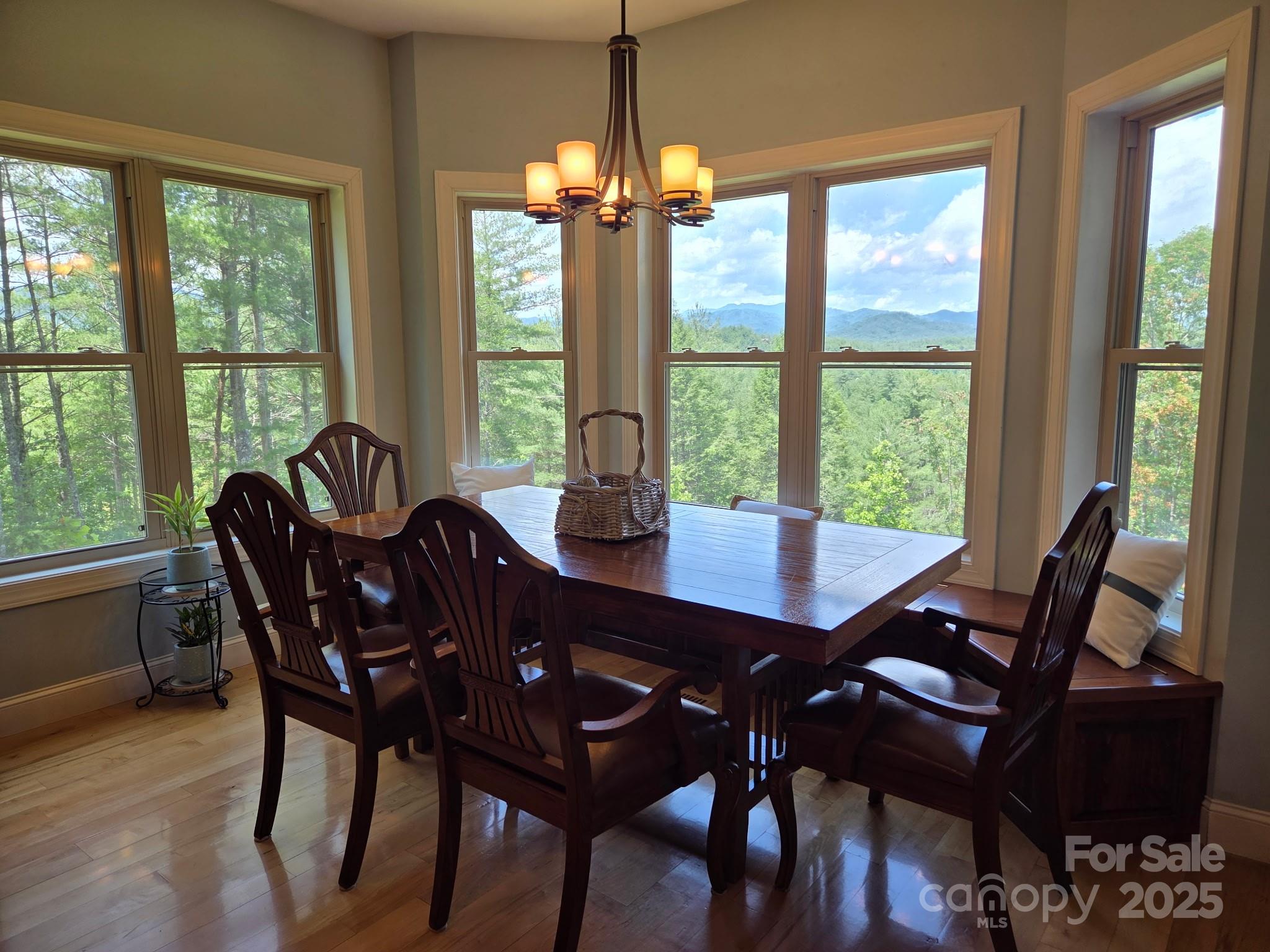 5346 Oak Crest Lane