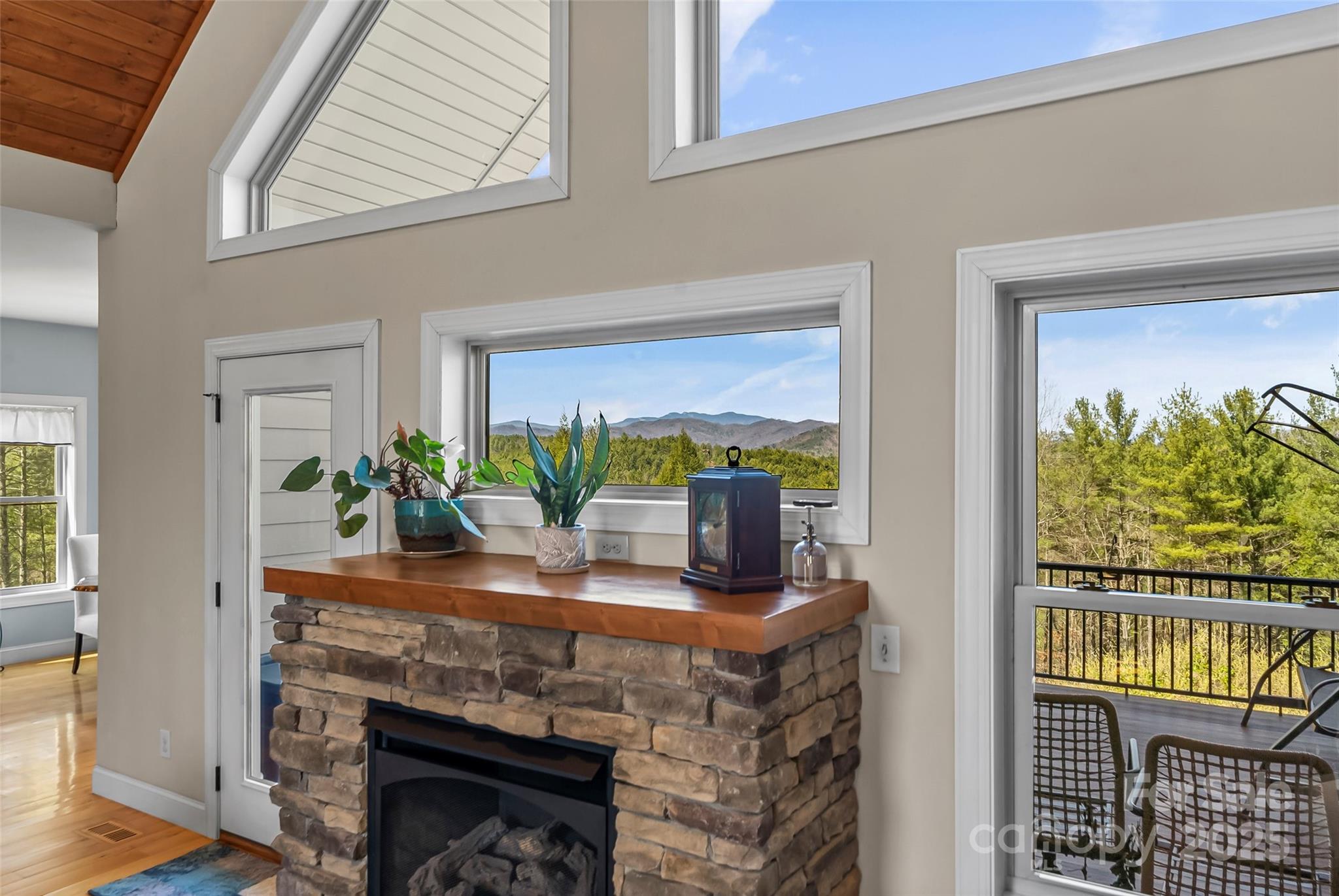 5346 Oak Crest Lane